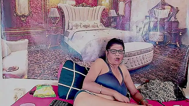 IndianAllure live XXX chat