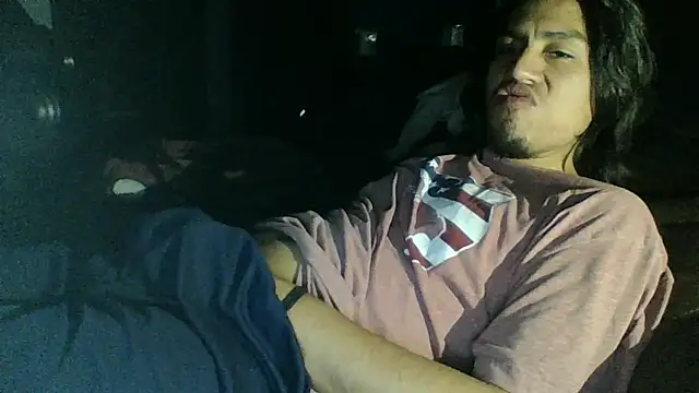 AlexAlejandro13 即時 XXX 聊天