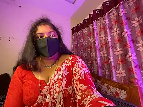 LouleyRanii's Webcam Show