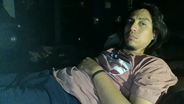 AlexAlejandro13 即時 XXX 聊天