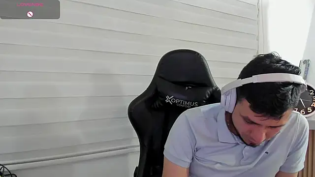 Rick_Adams Adlı Modelin Canlı XXX Sohbeti