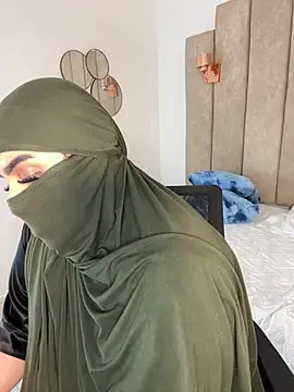 Pokazy przed kamerką – rashaaa_