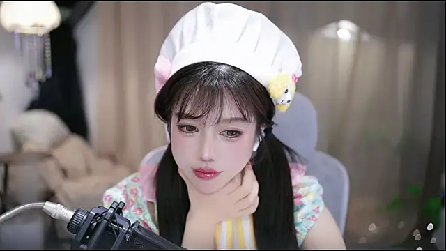 CecilyのライブXXXチャット