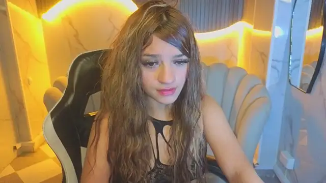 Laurita_b élő XXX-chatje