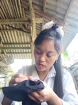 Alice-567 即時 XXX 聊天