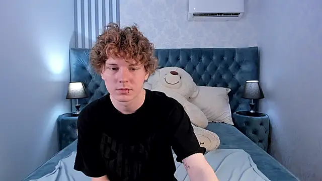 XXX chat uživo modela KevinMilky