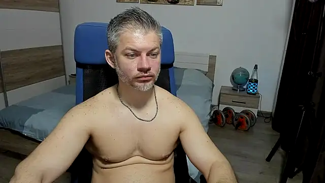 XXX chat uživo modela RobbyShawz