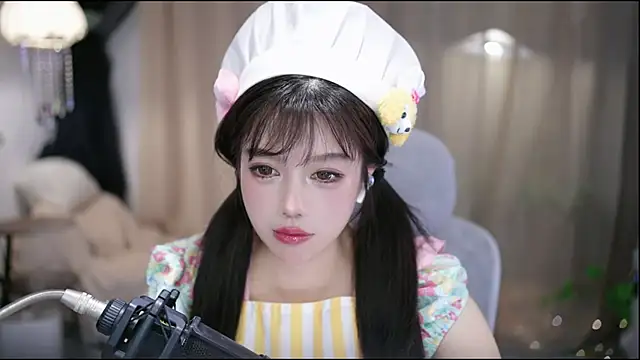 CecilyのライブXXXチャット