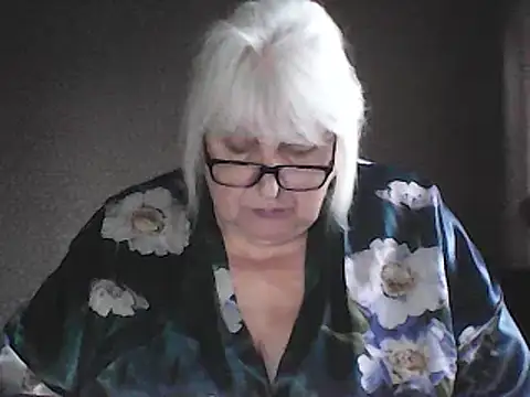 Alexia64231 Adlı Modelin Canlı XXX Sohbeti