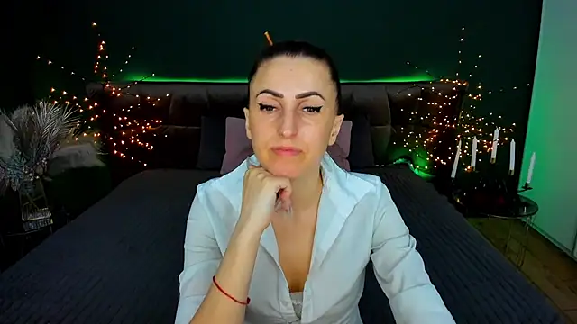 Rebecca_Diamond Pertunjukan Webcam