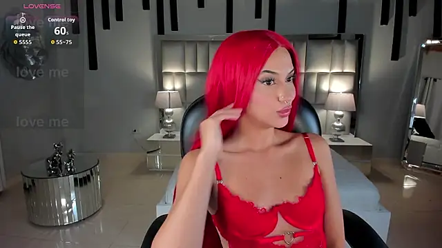 Chat XXX en directo de KayraLanne