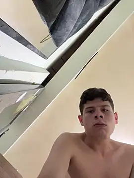 Andy12912's Live XXX Chat