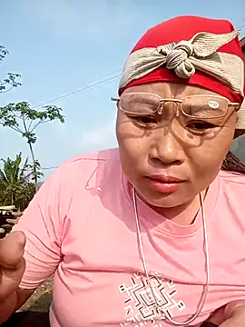 kalara_kail Adlı Modelin Canlı XXX Sohbeti