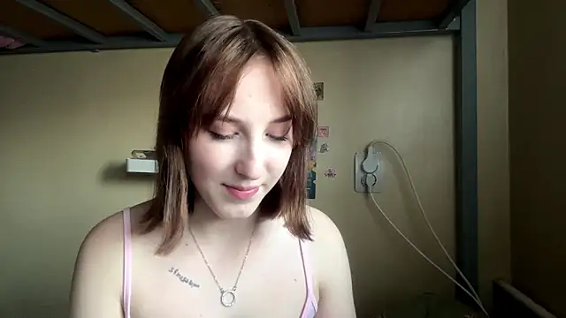 AquilineOrites élő XXX-chatje