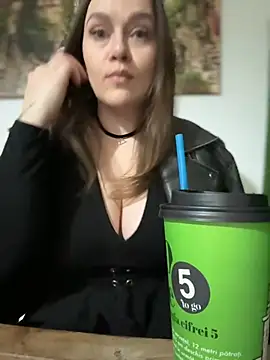 دردشة CrazyTori الجنسية المباشرة