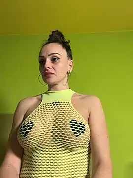 Caramellaa Webcam show