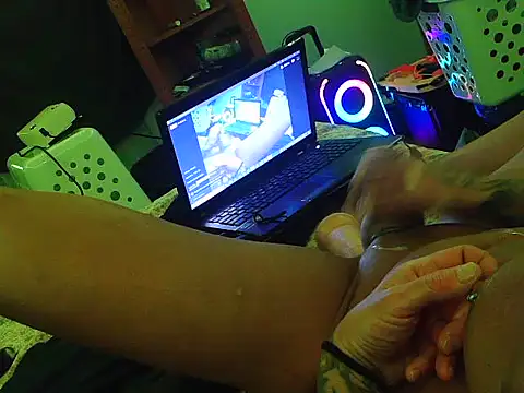 Pertunjukan Kamera Web EdgarAlenPole