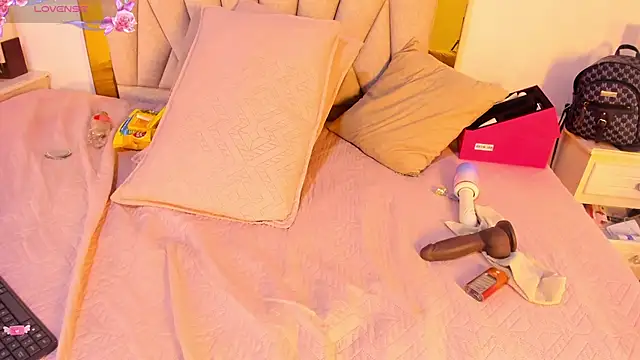 vahiolet_fuentes' Live XXX Chat