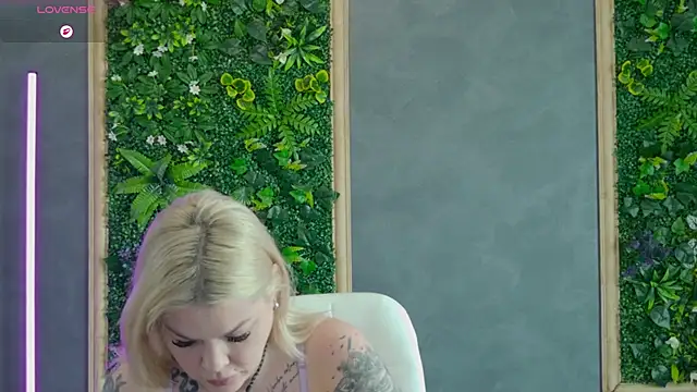 Issa_Jo Chat XXX live