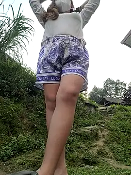 Muna_LM Adlı Modelin Canlı XXX Sohbeti