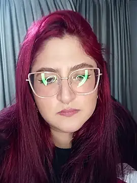 JuliiGrey Adlı Modelin Canlı XXX Sohbeti