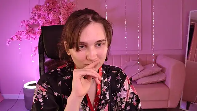 Chat +18 de TessaMill ao vivo