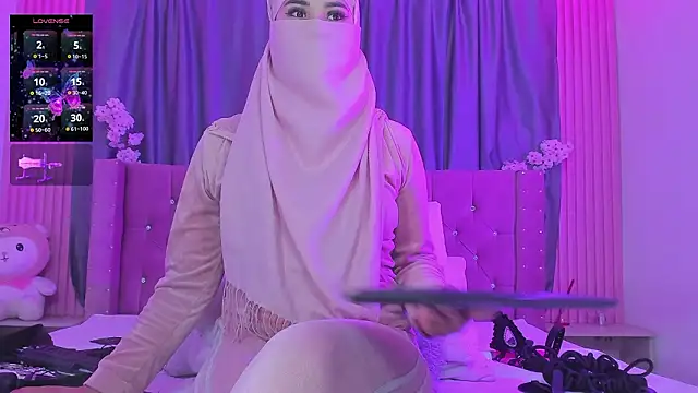 Nayla-Mouna 웹캠 쇼