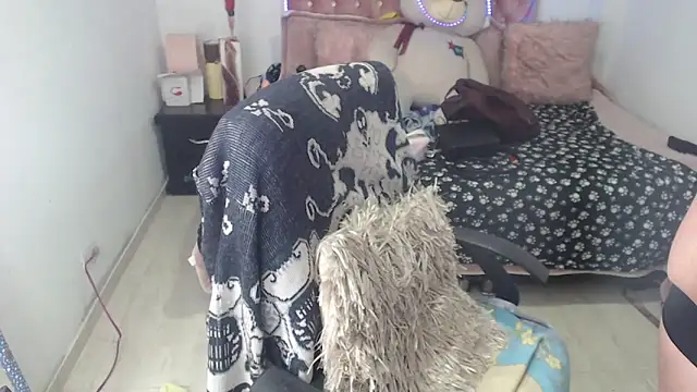 دردشة patty_squirt_ الجنسية المباشرة