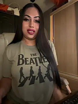 BigDominaMia Webcam-Show