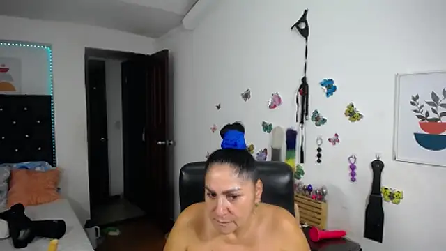 Chatroom XXX en direct de mature_bigboobs10