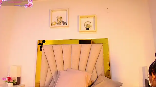 vahiolet_fuentes' Live XXX Chat