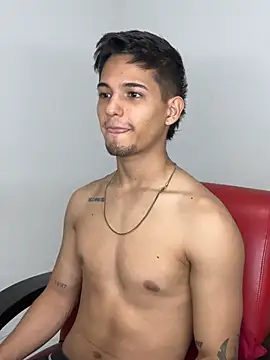 Alex_mojica's Live XXX Chat