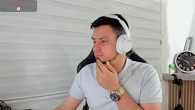 XXX chat uživo modela Rick_Adams