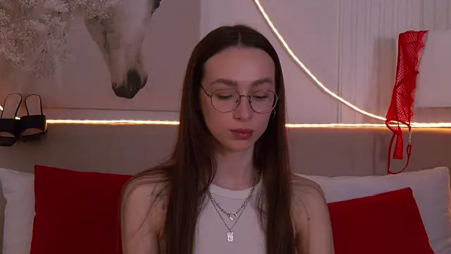 Emily_Simon Live XXX-chat