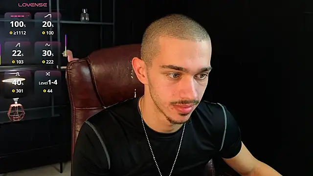 KaydenDrew Adlı Modelin Canlı XXX Sohbeti