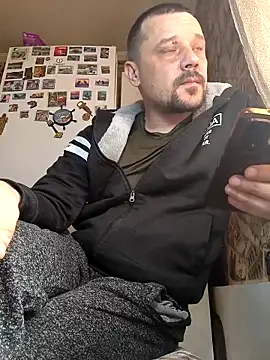 Show modela DanielOhCool na web-kameri