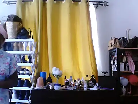 Kimberlysquit Adlı Modelin Canlı XXX Sohbeti