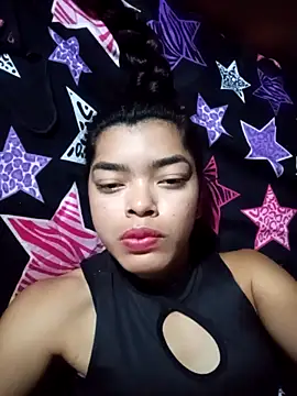 Rocioardiente Adlı Modelin Canlı XXX Sohbeti