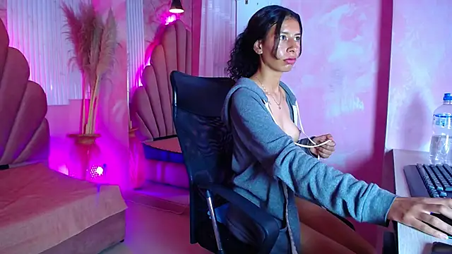 Chat +18 de Siena_Bouer ao vivo