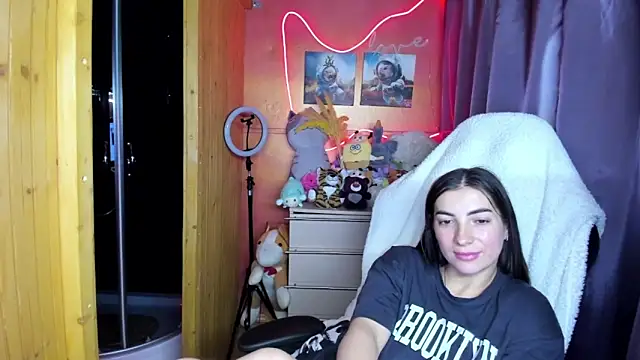 Fiery_Brunette_ Chat XXX in diretta