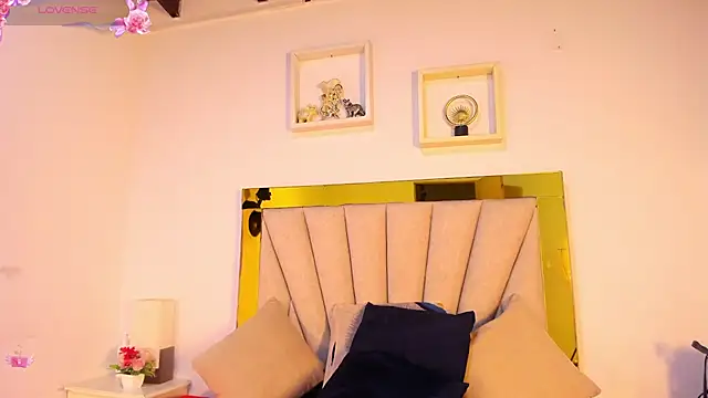 vahiolet_fuentes Live XXX Chat