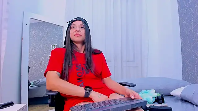 ViictoriiaSaenz Chat XXX in diretta