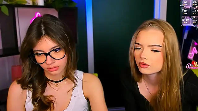 mia_bamby1's Webcam Show