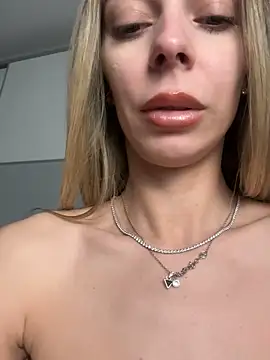 snow_flakee Adlı Modelin Canlı XXX Sohbeti