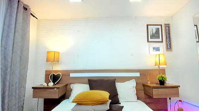 Онлайн чат XXX JenniferAuriston