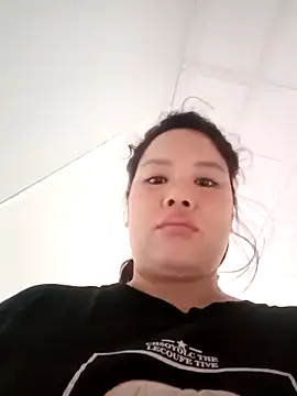 cute-girl-2k 即時 XXX 聊天