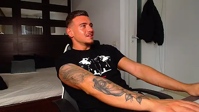 ElijahThorne 网络视讯表演