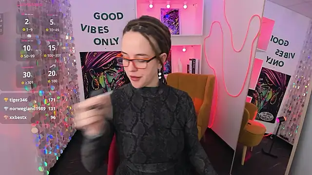 LisaFoxy_y: онлайн-секс-чат