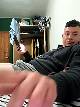 aztherockman 在線直播表演