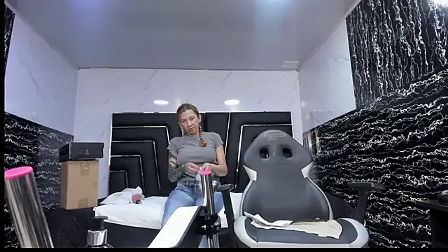 Ladyy_Scarlett élő XXX-chatje